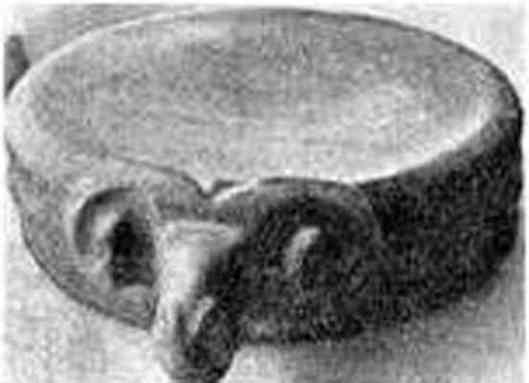 Каменный жертвенник с изображением бараньей головы